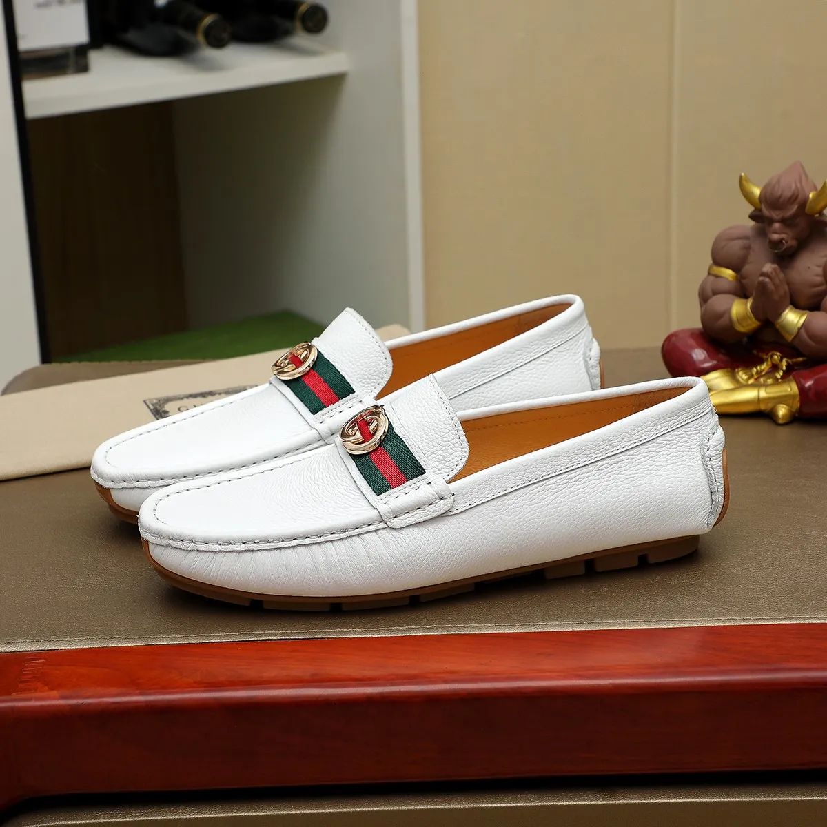 Men's shoes 💰360💰💰GUCCI Gucci official website synchronizes the latest model 🛃The upper is made of imported cowhide, 🐷leather lining, rubber outsole, 🎩🎩top-notch handcrafted workmanship with fine stitches and threads🔍definitely satisfy those perfectionist men who pursue high luxury quality 👏 Colors available! Code number 38-45 Large quantity in stock